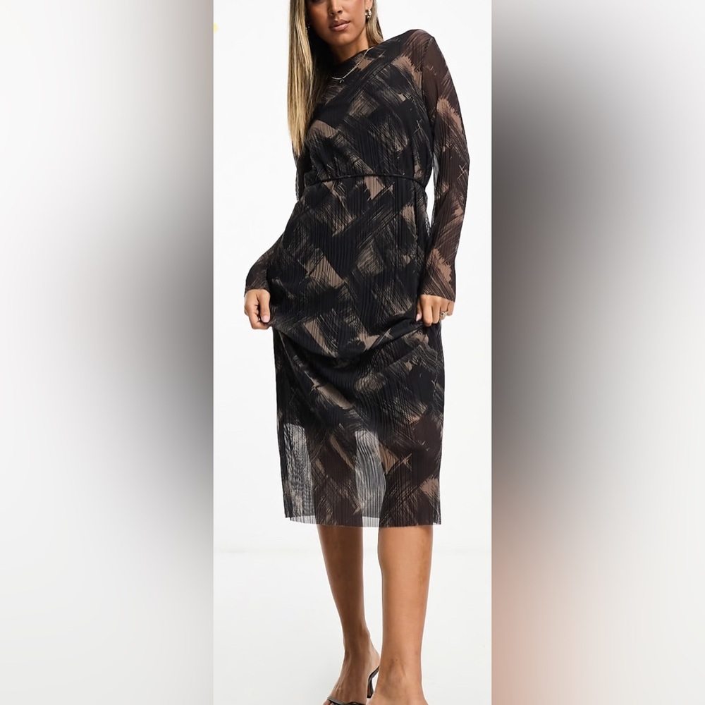 NWT- & Other Stories plisse mesh midi dress in brushed print- Size Medium - Picture 5 of 7